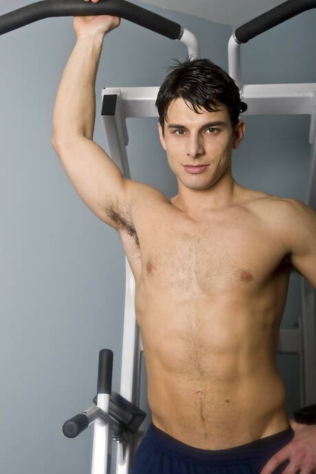 Hunky guy Zak Parker jerk off his dick