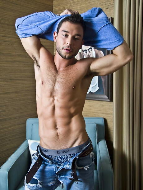 公牛亞歷山大·馬拉什手淫