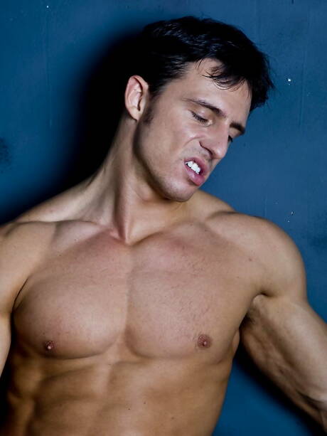 Kanadyjski siłacz Malachi Marx i amerykański ogier Reese Rideout uprawiają dobry seks oralny