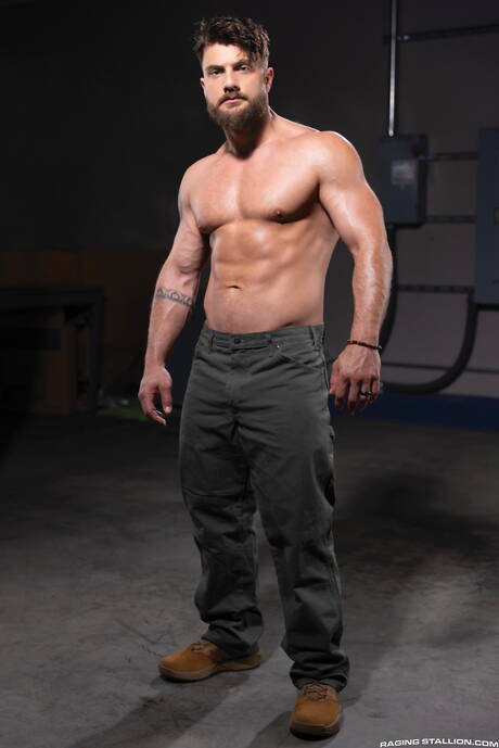 Sexy americans, strong bull Bruce Jones and bull Heath Halo fuck ass after sucking cock