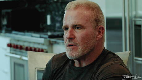 Hübsche amerikanische Kerle tragen Dale Savage und Twink Eric Charming beim harten Analsex