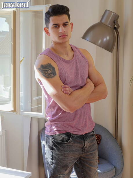 Czech young boy Luke Geer get naked and showing hot ass