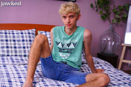 Jawked: 帥哥 Elio Pjatteryd 全裸出鏡，展現臀部