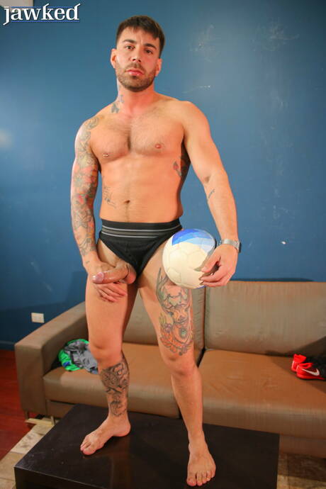 Latin strong bull Lean Eze jack off his dick