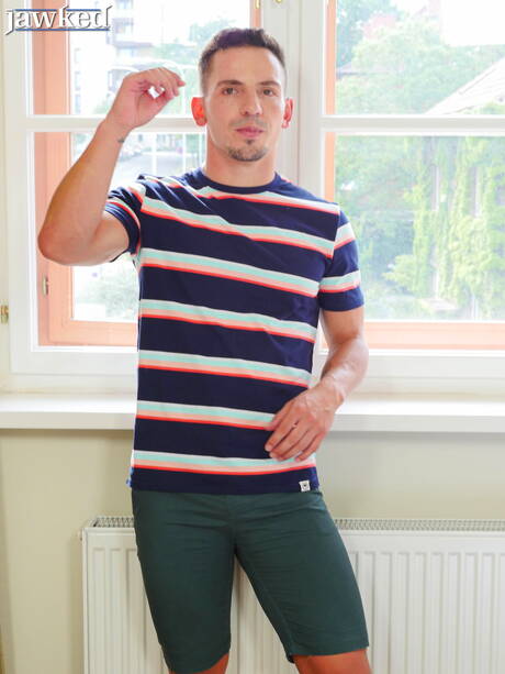 拉丁裔壯漢 Stephen Angel 手淫