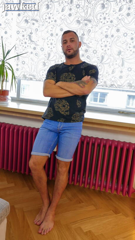 Superstud David Lee toont een prachtig lichaam