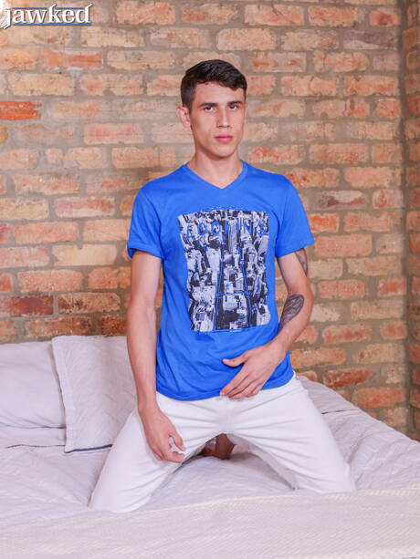 Hot twink Xander Gomez posing nude and showing his ass