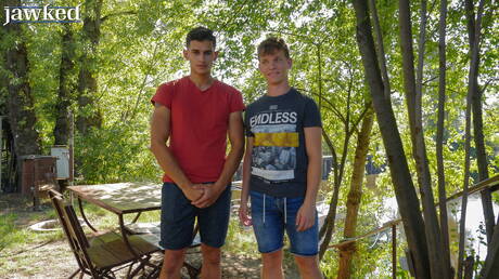 Dwóch czeskich facetów, umięśniony Jacob Dolce i krzepki Luke Geer obciągają i ruchają się na zewnątrz