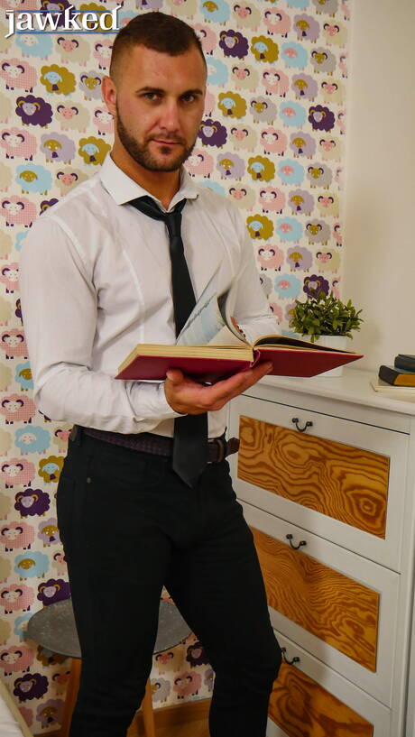 Stud David Lee laat een prachtig lichaam zien