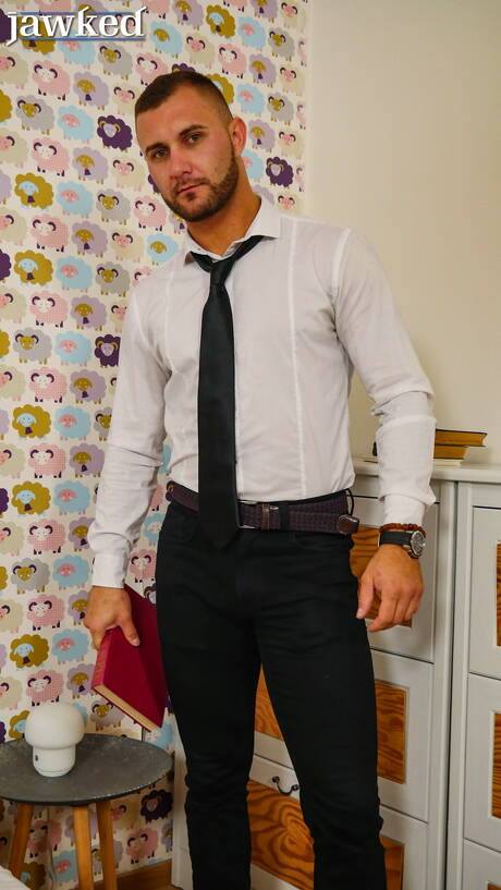 Stud David Lee laat een prachtig lichaam zien