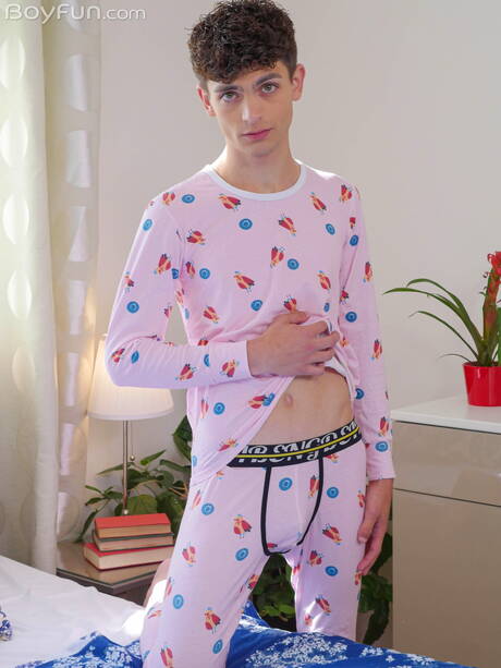 American young Zayne Bright undressing and showing his ass