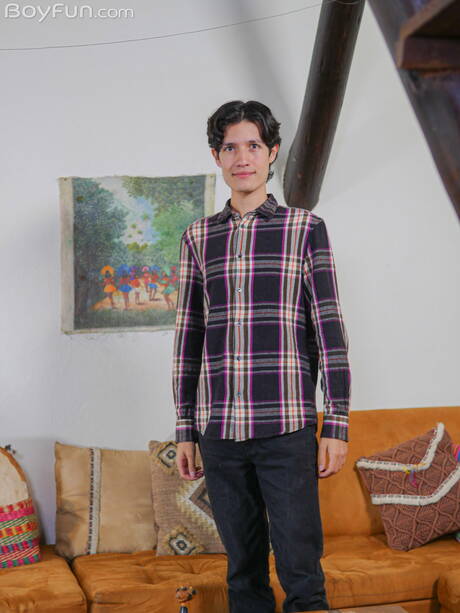 Gorący latynoski młodzieniec Danny Collins pozuje nago