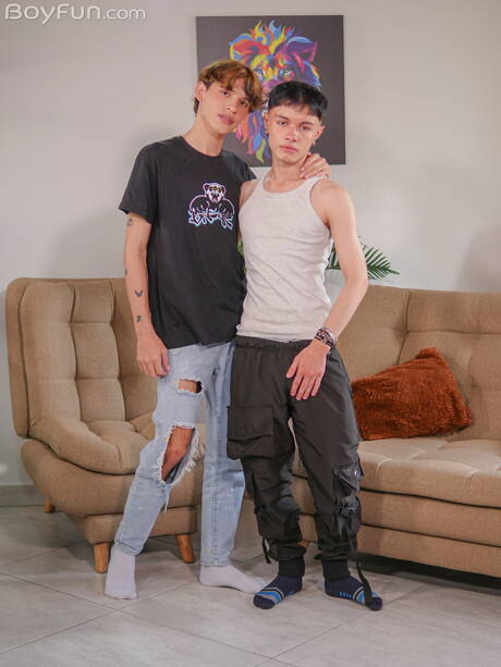 Pretty boy Dylan Malik and hot twink Muriel Karmesi in hot ass bang outside