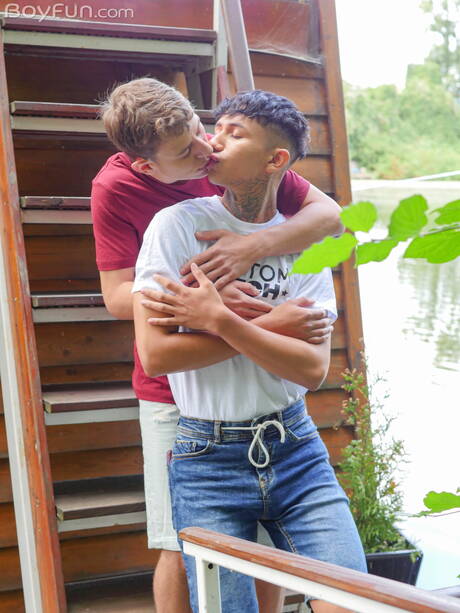 Young boy Archi Gold and pretty boy Ollie Barn have a hot couple scene in kitchen