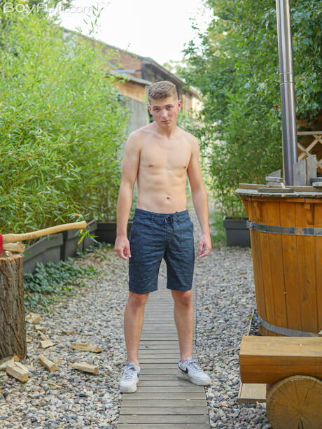 O gostoso Paul Mason mostra um corpo lindo por fora