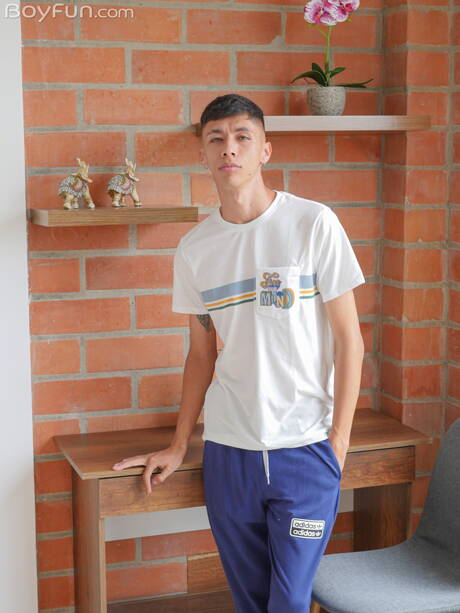 Boyfun: Pretty boy Ander Marin posing naked and showing his ass