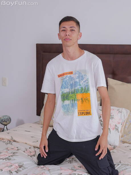 Twink Ander Marin posing naked and showing nice butt