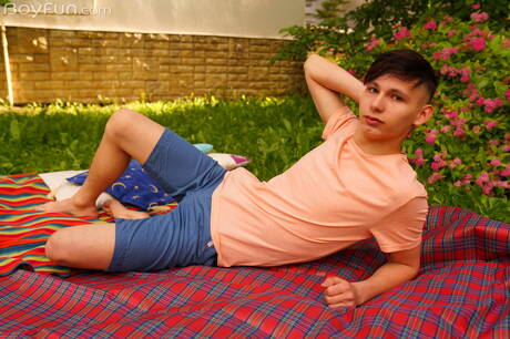 漂亮男孩 Rimi Morty 戶外裸體擺造型