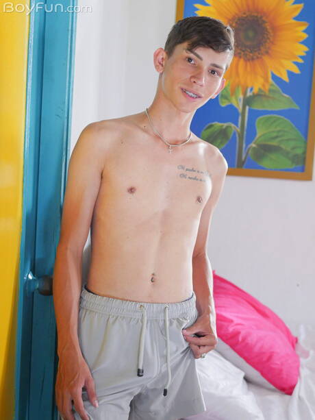 Boyfun: Pretty boy Billy Garcia posing nude and showing hot ass