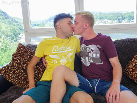 Der hübsche Junge Hanry Onlyjapa und der junge Jamie Kelvin lieben sich