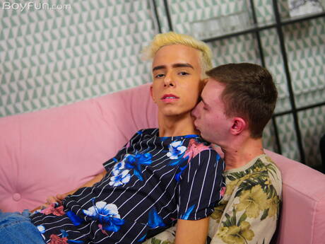 Der kleine Rick Vilela und der Twink Ronan Keane haben Analsex