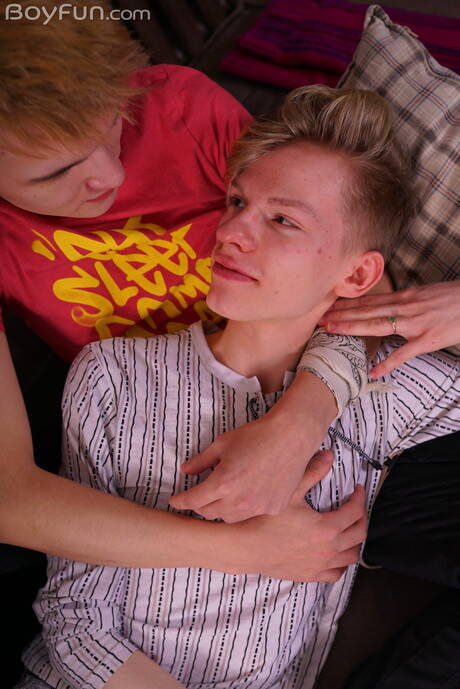 帥哥亞當凱勒和小伙子亞歷克斯鮑威利相愛了