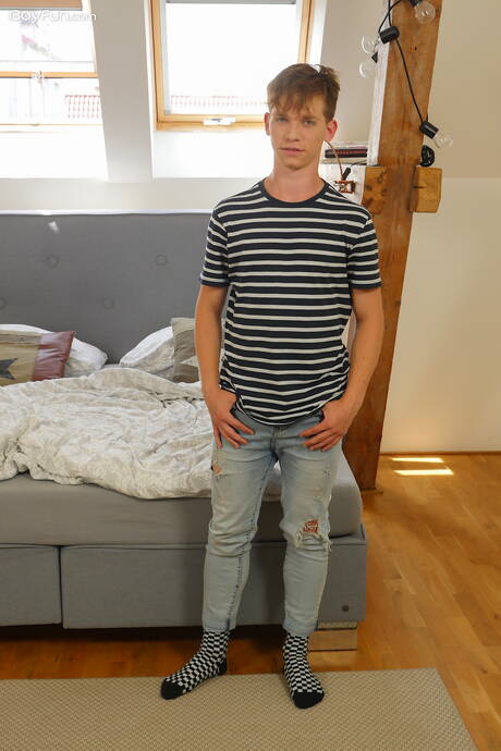 Pretty boy Jacob Dolce get naked and showing hot butt