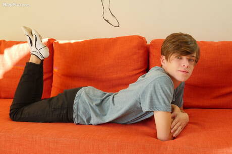 El joven Jean Gilliam muestra un cuerpo hermoso