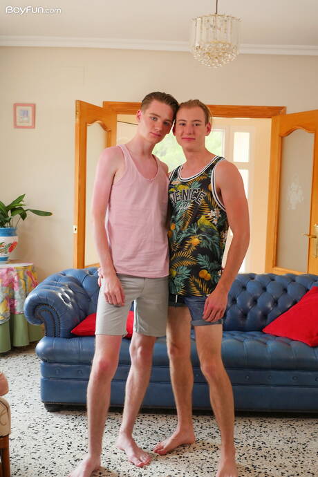 性感好友 Casper Ivarsson 和帥哥 Noah Pierce 展開火辣同性戀行為
