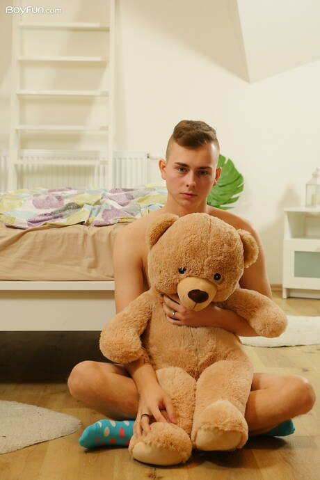 性感小鮮肉David Mannix裸體擺造型