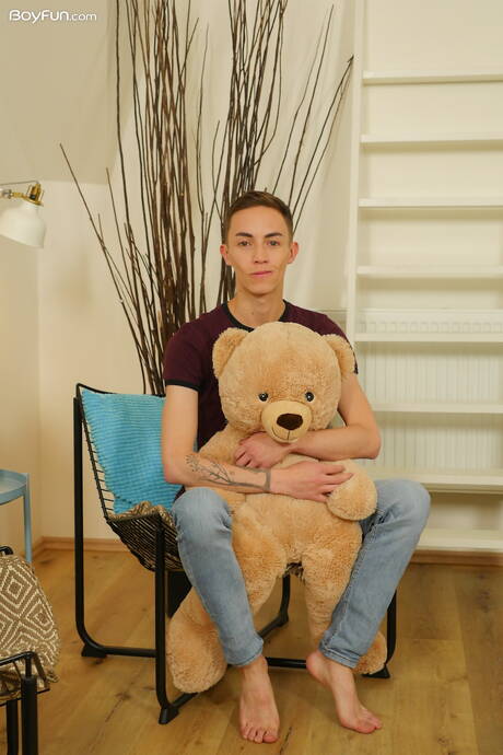 Hot twink Nick Danner get naked and showing tight ass