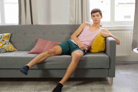 Der heiße Twink Curtis Cameron posiert nackt