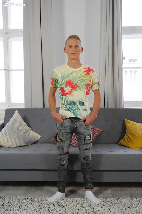 Young Oliver Morgenson posing naked