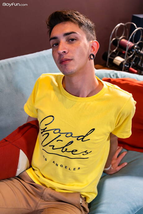 Latino young boy Sergei Alec love to suck cock