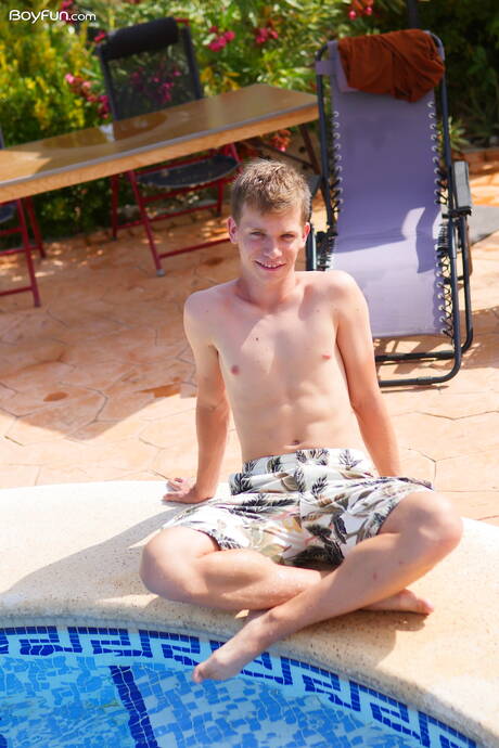 Hot twink Jacob Dolce posing nude in the pool