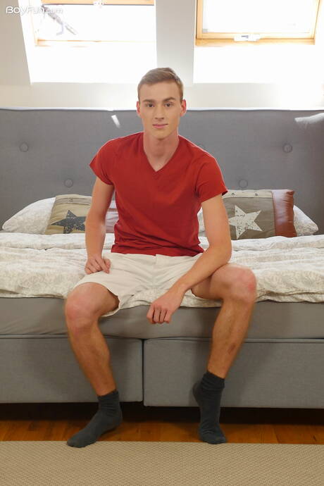 美少年Sammy Trakuza展現完美身材