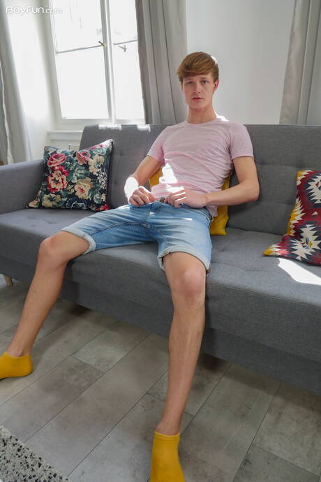 Czech pretty boy Antony Carter posing naked and showing tight ass