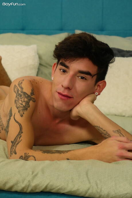 Latin young dude Roman Capellini shows a perfect body