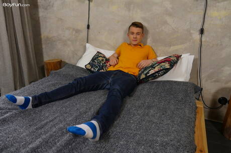 Der junge Tscheche Mark Troy posiert nackt