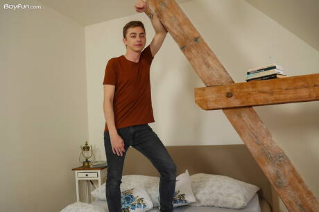 美少年傑克弗林展現美好身材