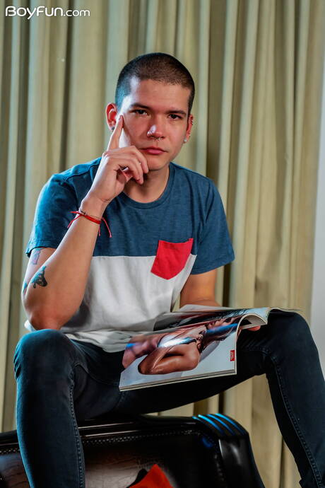 性感小夥Cedric Anderson為他手淫