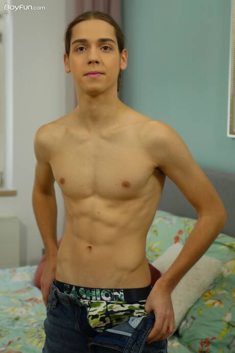 性感小鮮肉傑克奧森展現完美身材