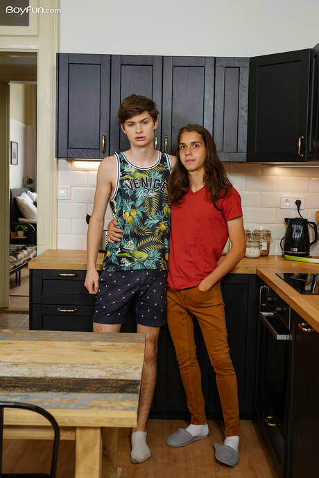 Boyfun: Czech stars young boy Curtis Cameron and beautiful boy Jake Olsen have a hot couple scene in the kitchen