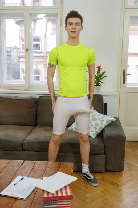 Twink Kaleb Cross take off his clothes