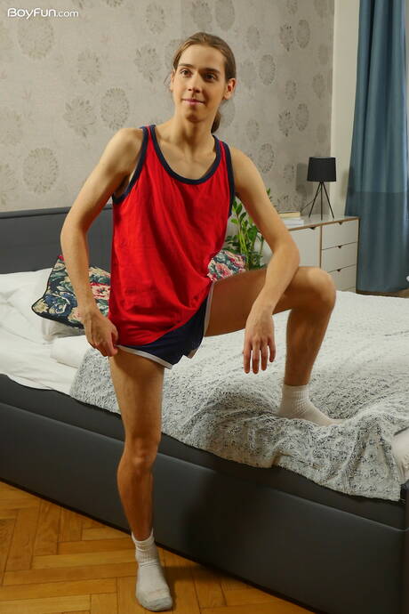 Der junge Jake Olsen zeigt einen wunderschönen Körper