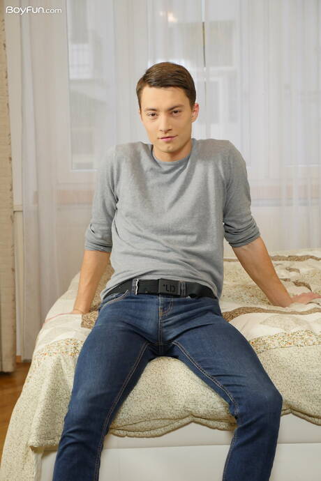 Boyfun: Der kleine Tommy Hunter posiert nackt