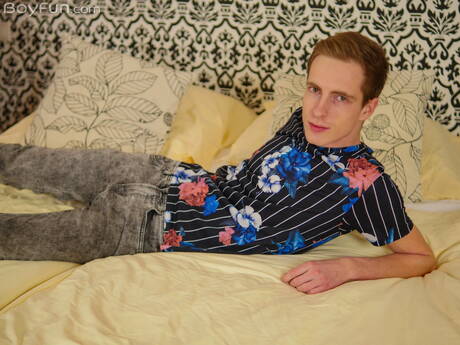 年輕帥哥Mike Branco展現完美身材