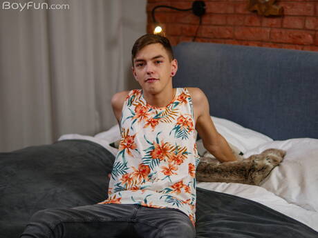 Boyfun: Twink Beno Eker undressing and showing tight butt