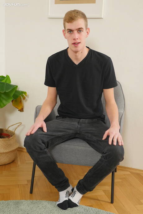 Czech young dude Bjorn Nykvist posing naked