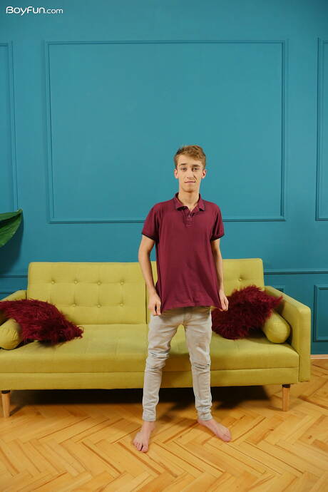 Boyfun: Pretty boy Ron Negba posing naked and showing hot ass